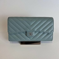 CHANEL 25開 CF荔枝皮山形紋長夾 湖水綠銀扣