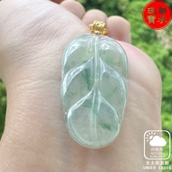 缅甸A货翡翠，细糯化起胶飘花翡翠叶子，种老肉细，18k AU750 金扣头, 寓意金枝玉叶，开枝散叶，大叶有成。