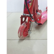 LookmeeShop 3-Wheel Kids Scooter Turnable Hands Light Wheels Have Hand Brake With Bell