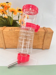 1個紅色掛式小寵物飲水瓶,具有防漏設計,適用於倉鼠、兔子、天竺鼠、刺蝟和其他小動物