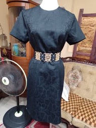 特價品三/復古黑色訂製衣質感葉子印花古著洋裝品項如圖（二手）L-XL號（無附腰帶有內裏）肩寬39公分胸圍40吋腰圍34吋臀圍42吋長度93公分