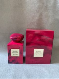 尋香旅行🌏試香▸阿瑪尼Armani ✥ PriveMagenta Tanzanite洋紅坦桑石▸明亮煙燻氣息