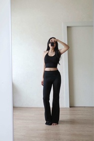 innocent dale flare pants กางเกงออกกำลังกาย ทรงขาม้า สีชมพูขาวดำ
