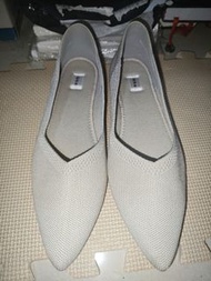 搬屋急出ikka日本購入軟身尖頭平底鞋女神鞋