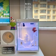 ของตกแต่งตู้ปลารูปปลาที่ Landmark Valley ผลิตจากโพลีแลคติกแอซิดด้วยเทคโนโลยีการพิมพ์สามมิติ ใช้เป็นไ