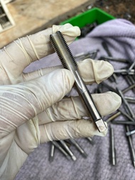 ต๊าปเกลียว M12x1.25. งานญี่ปุ่น มือสอง