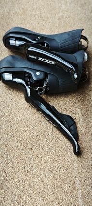 Shimano 105 hydraulic brake Shifters pair  ST-R7020