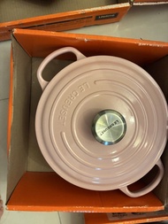 Le Creuset 24cm 圓鍋 粉色
