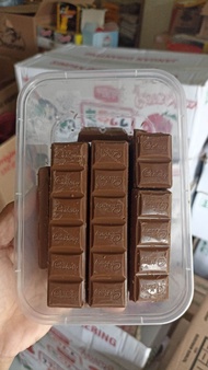 Coklat cadbury dairy milk patahan kiloan / 500 gram