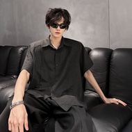 เสื้อเชิ้ตแขนสั้นผู้ชายฤดูร้อนสไตล์ย้อนยุค Old Money ทรงหลวม ทรงหัวไหล่ สไตล์อเมริกัน เสื้อคลุมกันหน