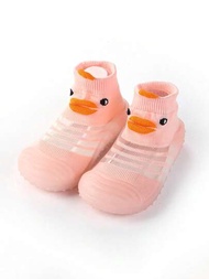 1雙夏天嬰兒運動鞋帶柔軟的鏤空鞋底和透氣材料適用於家庭和學習至,粉色的