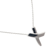 สร้อยคอรูปจูบจาก Tiffany & Co. ออกแบบโดย Paloma Picasso ทำจากเงินสเตอร์ลิง 925 น้ำหนักประมาณ 2.3 กรั