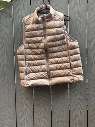 Leaveland Leave-L land down vest 羽絨背心 beige colour  95 %new 100% real Size : S