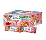 Nestle雀巢纖怡 莓果牛奶 &amp; 蔓越莓牛奶穀物棒一盒23.5公克 X 32條  529元--可超取付款