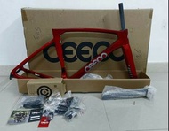 包碳輪組+碳把手！全新日本🇯🇵CEEPO NEW STINGER 碳纖車架珠光紅CARBON DISC FRAMESET WITH CARBON WHEELS + HANDLEBAR