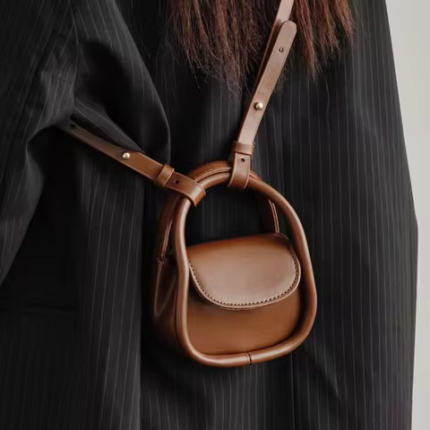 2026 new women's bag niche design bag, women's mini headphone bag, crossbody bag, red envelope, shou