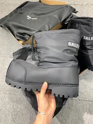 Balenciaga 暴風雪雪靴