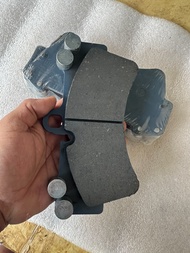 ผ้าเบรกคาคาร์บอนเชรามิกเยน 18z ทดความร้อน500องศา เพิ่มสมรรถนะของการเบรกให้ดียิ่งขึ้น  ใส่ทดแทนของเดิ