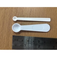 Plastic measuring spoon 0.05 ml and 0.5 ml. Set of 2