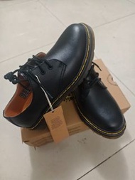 Dr.Martens 1461 Smooth 低幫休閒鞋 男女同款