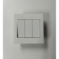 HAGER MUSE 3 Gang 2 Way Switch (WGML132)