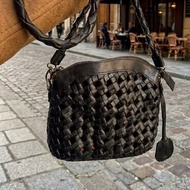 Bernie Leather Leather Bag Lintang BlackWanita