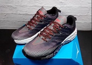 HOKA ONE ONE Speedgoat 4 低幫跑步鞋 黑灰 寬版