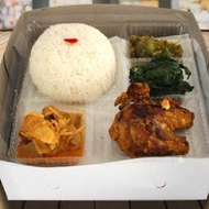 NASI PAKET BOX PADANG AYAM GORENG/ RENDANG/AYAM BAKAR