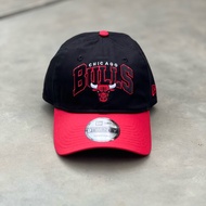 New Era 9Twenty Q424 Chicago Bulls Arch 2-Tone Red Black Cap Original Official