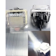 LED牌照燈 車牌燈 License Plate 適用於 10-11 W212 C207 E350 E550，提升夜間行車安全 1個
