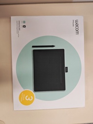 Wacom Intuos M size 綠色藍芽數位繪圖板