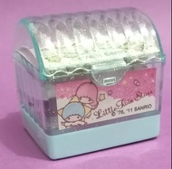 絕版 2011年 Sanrio 迷你 Little Twin Stars 塑膠金粉寶箱 寶盒 內藏 Sticker 貼紙  1款 