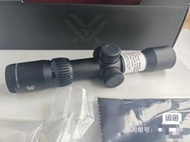 【喵屋】Vortex CROSSFIRE 2-7x32望遠鏡 全新未拆封具備紅綠光照明 配件 （分體夾具、橡膠