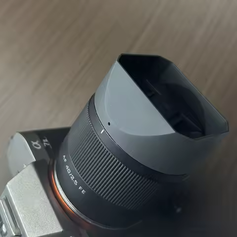 Square Resin Screw-in Lens Hood For VILTROX AF 40mm F2.5 FE Mount Camera Lens Hood Shade With Lens H