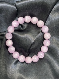 กำไลหินคุนไซต์สีชมพู AAA 9-10 MM. Pink kunzite AAA 9-10 MM plain rounded beaded bracelet.
