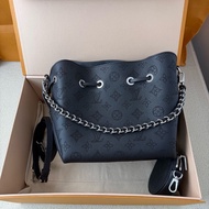 LV Bella 牛皮 黑色月光女神 部份五金帶膜 尺寸約22x14x19