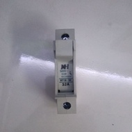 fuse holder with 6a fuse(used)