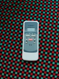 "美的"冷氣搖控。型號R51H/C.  西灣河地鐵。Midea aircon remote control.  Type: R51H/C.  Sai Wan Ho mtr