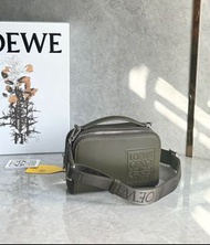 LOEWE 羅意威 Military 黑色皮革斜孭袋 小號
