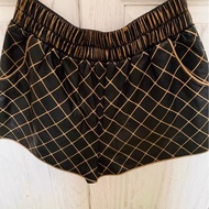 Chanel羊皮短褲36碼