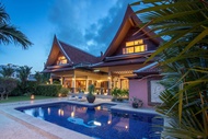 Blissful Villa Felicity with Ample Space