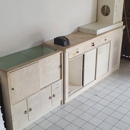 Lemari rak display bekas butik furnitur mebel kayu kaca toko