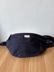 Agnes b. 深藍色腰包 男裝腰包