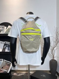 Arc'teryx Mantis 26 Backpack Adjustable Beige Shoulder Strap Detail