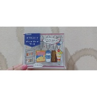 Inomata capsule toy display case
