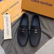 Sepatu loafers Louis Vuitton pria