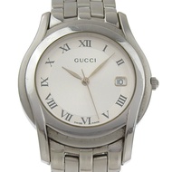 นาฬิกา Gucci GUCCI รุ่น 5500M ตัวเรือนสแตนเลสสีเงิน ระบบควอตซ์ แสดงข้อมูลแบบอนาล็อก หน้าปัดสีเงิน สำ