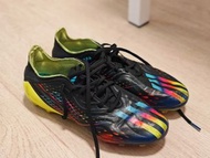 Adidas 足球鞋