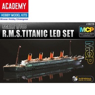 พลาสติก โมเดล ประกอบ Academy 14220 R.M.S. TITANIC + LED SET 1/700