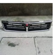 Mitsubishi Lancer 99-02 pizza front grill